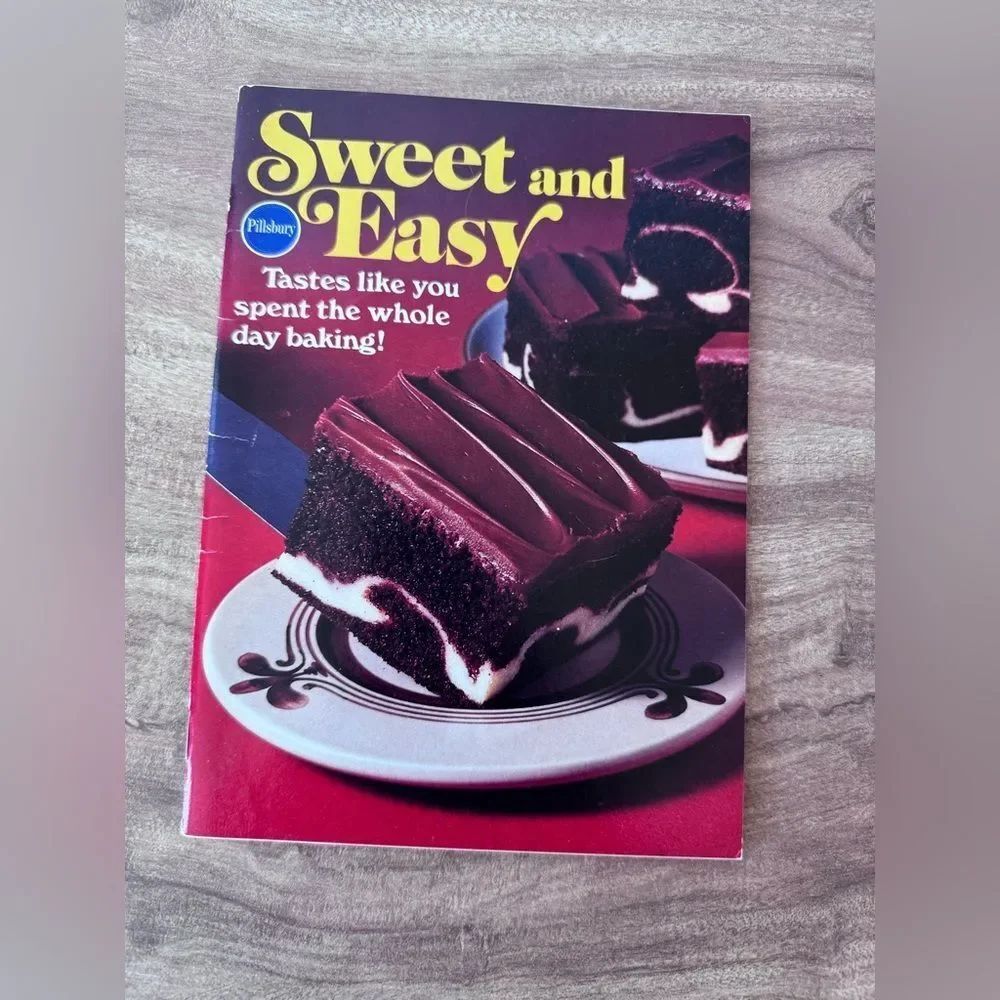 SWEET AND EASY - Pillsbury - 1979 Paperback Baking Recipes Booklet -collectible